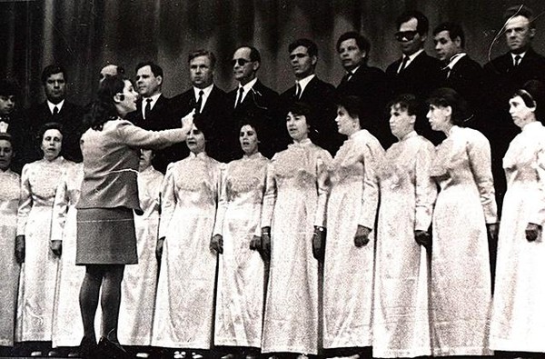 Виртуальная выставка «Здесь звук пронзителен и ярок, прикосновенья – как стихи…»