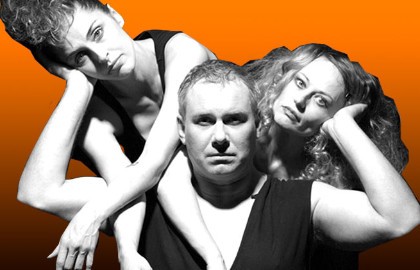 За закрытыми дверями