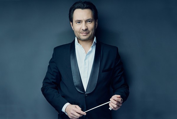 Тюменский филармонический оркестр. Дирижёр Михаил Татарников
