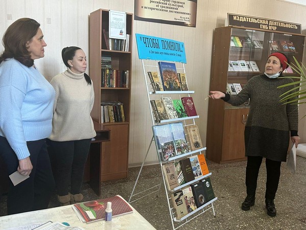 Выставка–портрет «Писатель огненных лет» к 110 –летию со дня рождения К. Симонова