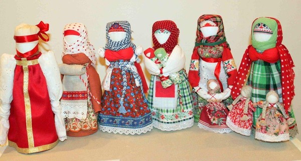 Экскурсия «Кто в куклы не играл, тот счастья не видал»