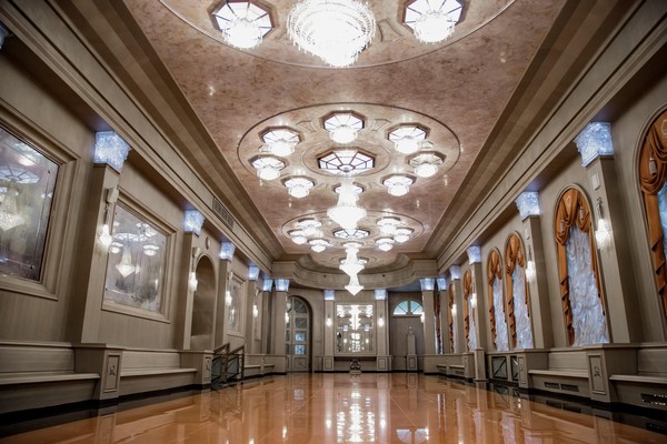 Спектакль «Белый Дельфин»