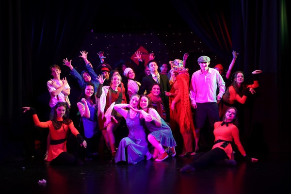 Спектакли «Огурцы и другие пирожные»