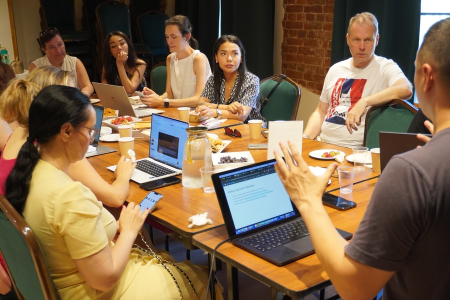 Бизнес-завтрак "Как с помощью нейросетей находить клиентов и усиливать маркетинг"