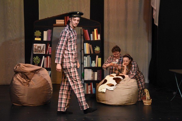 Спектакль «А что у Вас?»