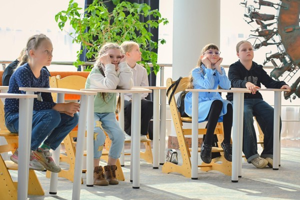 Программа «Фантазируем и читаем пьесу Светланы Баженовой «Динозавр Рекс»