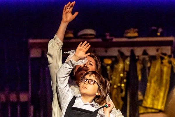 Весёлая женщина