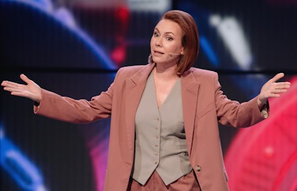 Всплыть наверх, или кулак дружбы