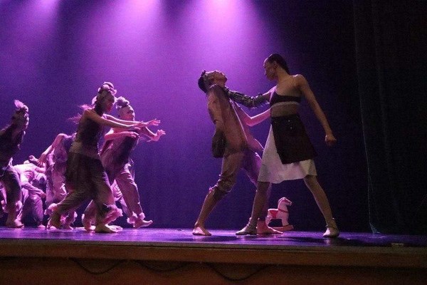 Спектакль «С грозными очами, с острым кулаком девушка-богатырь Кыыдаан»