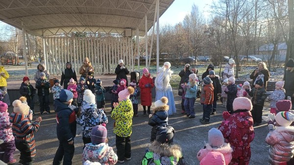 Игровая программа для детей «Поздравим Дедушку Мороза мы с Днём рожденья от души!»