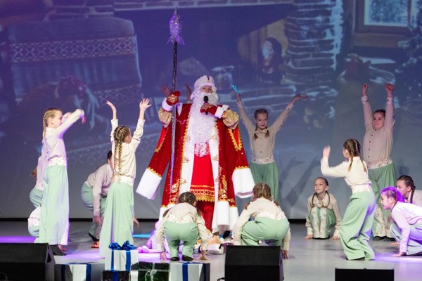 Театрализованное шоу «День рождения Деда мороза»