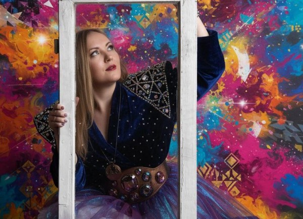 Творческий вечер Юлии Лопатиной «Выходи за рамки»