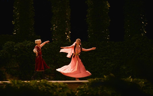 Открытый урок «Искусство кавказского танца от основ к виртуозности»