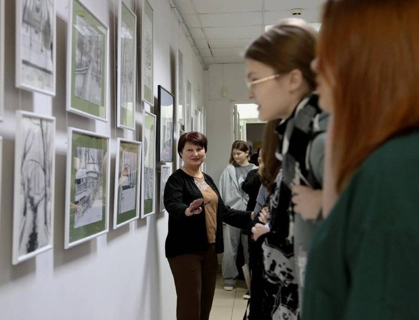 Авторская выставка художника Светланы Сергунцовой «Цветные берега»