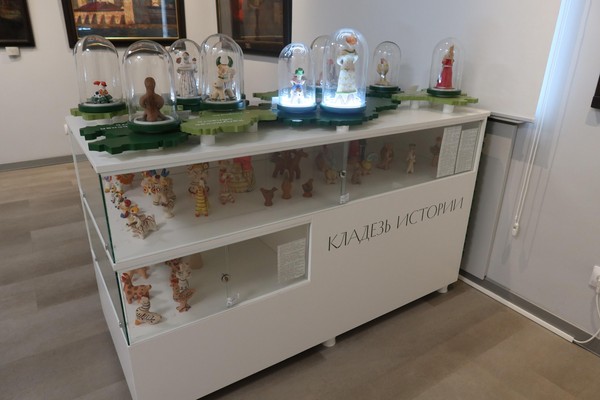 Лекция «Художественные промыслы России: от гжели до хохломы»