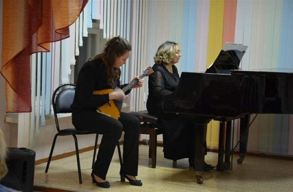 Мастер–класс «Изучение приема игры на балалайке «вибрато»