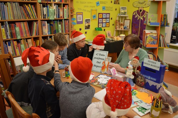 Игровая программа «Сказку в нашу жизнь принёс славный добрый Дед Мороз»