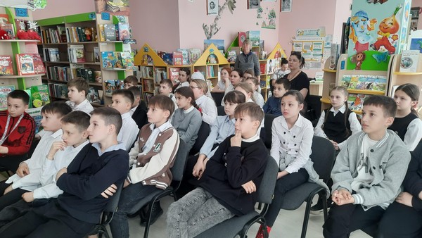 Познавательный час «День рождения волшебника»