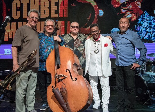 Концерт Стивена Митчелла и «Джем-бенда» Максима Пиганова