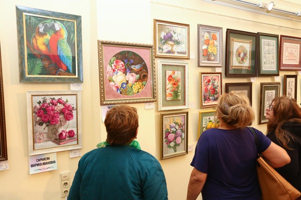 Выставка «В каждой вышивке – Россия»