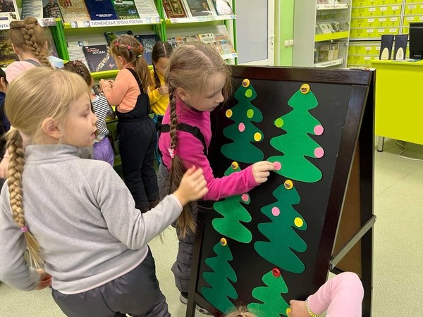 Игровая программа ко дню рождения Деда Мороза «В царстве славного Мороза»