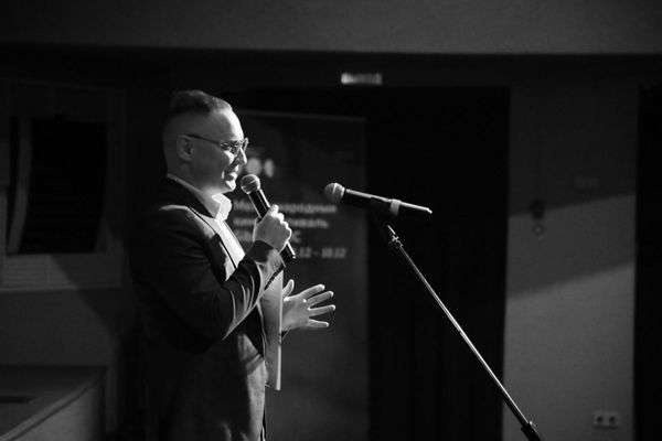 Режиссер Наташа Попова