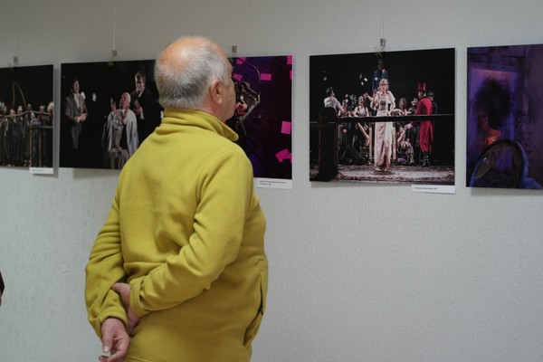 Театр в художественном контексте