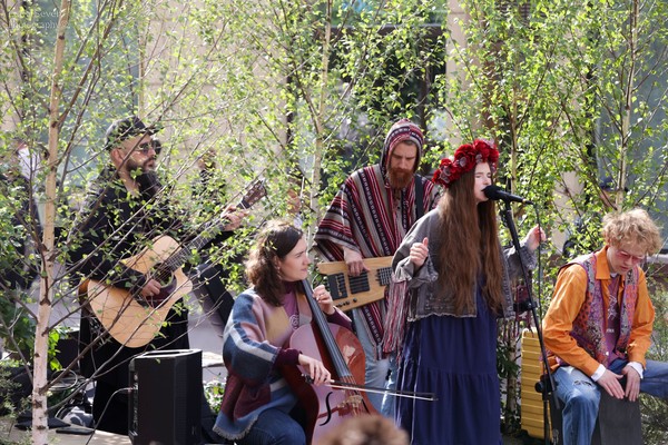 Евгения Рыбакова и Обними Кита