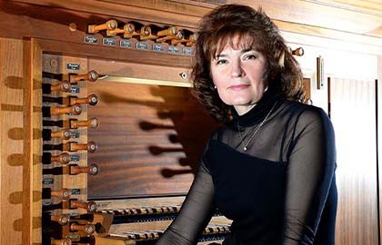 Играет Ольга Малкина-Ван дер Феер