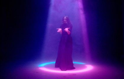 Где-то там на учебной сцене