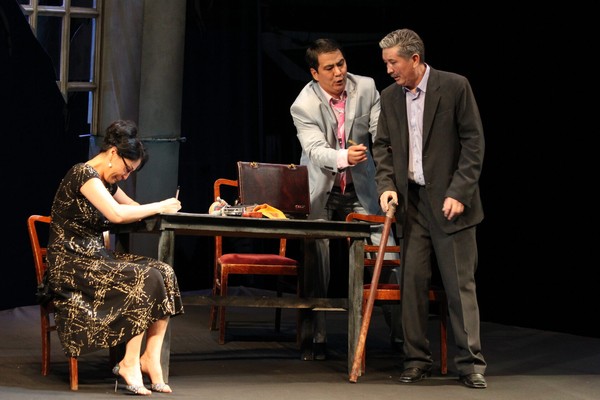 Тендерге түскен келіншек / Такова жизнь