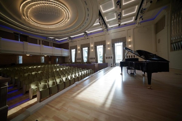 Концерт «Из света в тень перелетая…»