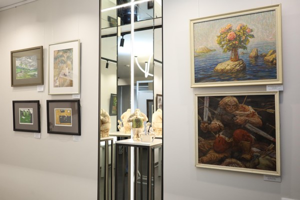 Выставка «Вечный светоч материнства и детства»