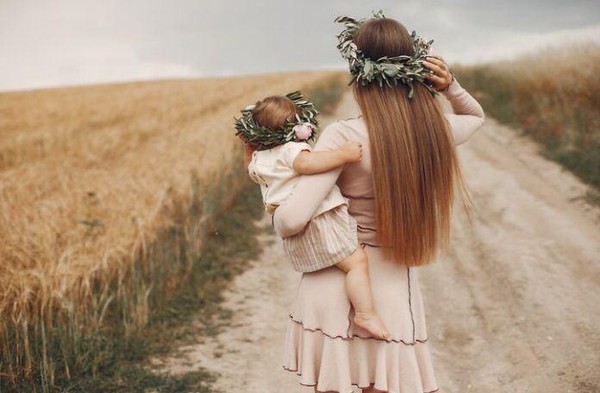 Литературно-музыкальная композиция «Ее величество мама»