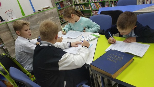 Они – академики среди книг