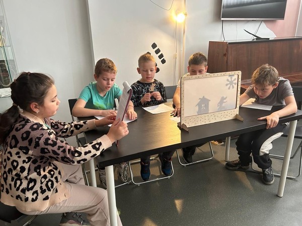 Теневой театр «Заюшкина избушка»