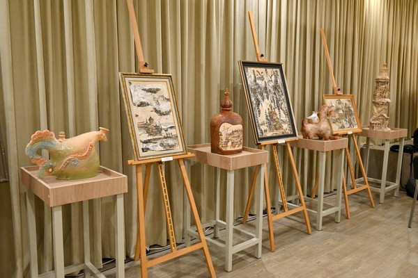 Персональная выставка народного мастера России А. В. Хомрачева