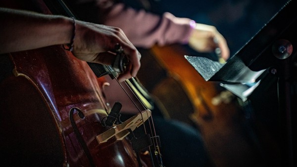 Atomic Cellos: Русский рок на виолончелях