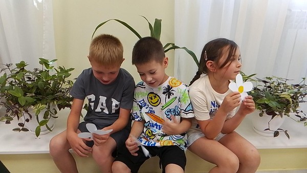 Литературно-информационный час «Живут в России разные народы с давних пор»
