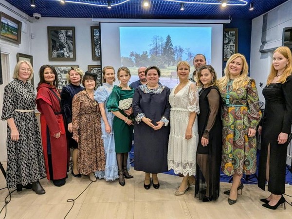 В огромной стране, что Россией зовется