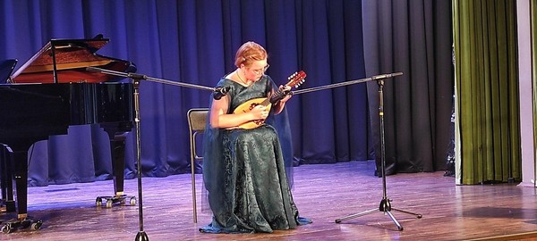 МУЗЫКАЛЬНАЯ ГОСТИНАЯ