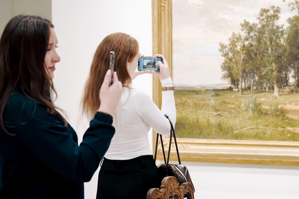 Сборная экскурсия по выставке «Империя Ушковых»