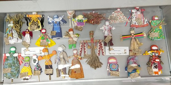 Выставка «Народные куклы»