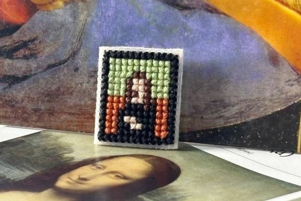 Мастер-класс «Леонардо да Винчи. «Мона Лиза». Вышивка крестиком на значке»