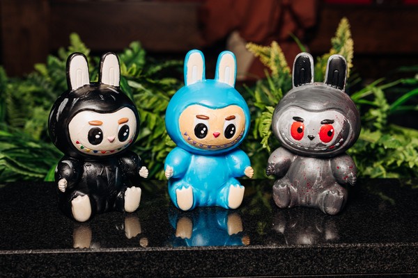 Арт-вечеринка Artvibes. Роспись игрушки Лабубу