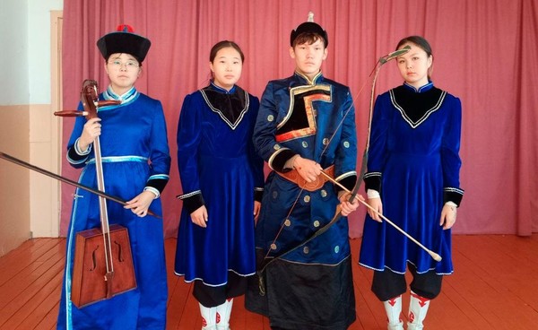 Спектакль «Меткий охотник» («Мэргэн Агнуушан»)