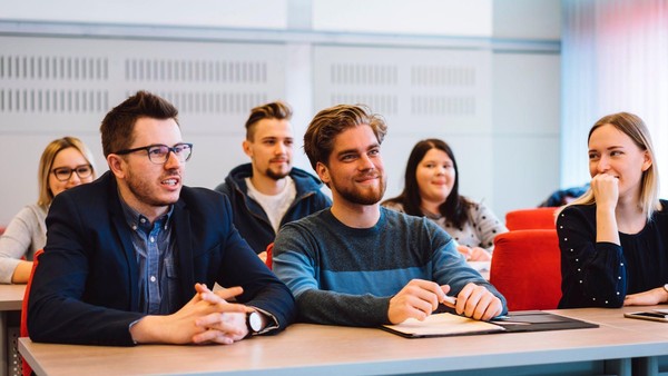 А по Разъезжей бродит Достоевский, или Петербург Достоевского в XXI веке