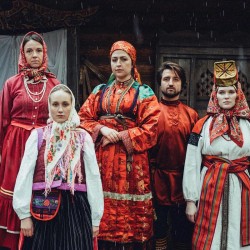 Фольклорный ансамбль «Комонь» и проект «Index III»