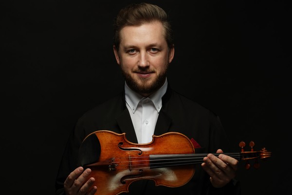 Симфонический оркестр. Академия русской музыки. Дирижёр — Иван Никифорчин