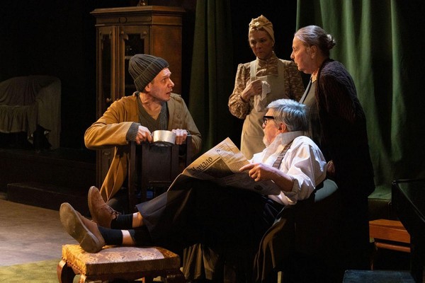 Спектакль «Мещане»